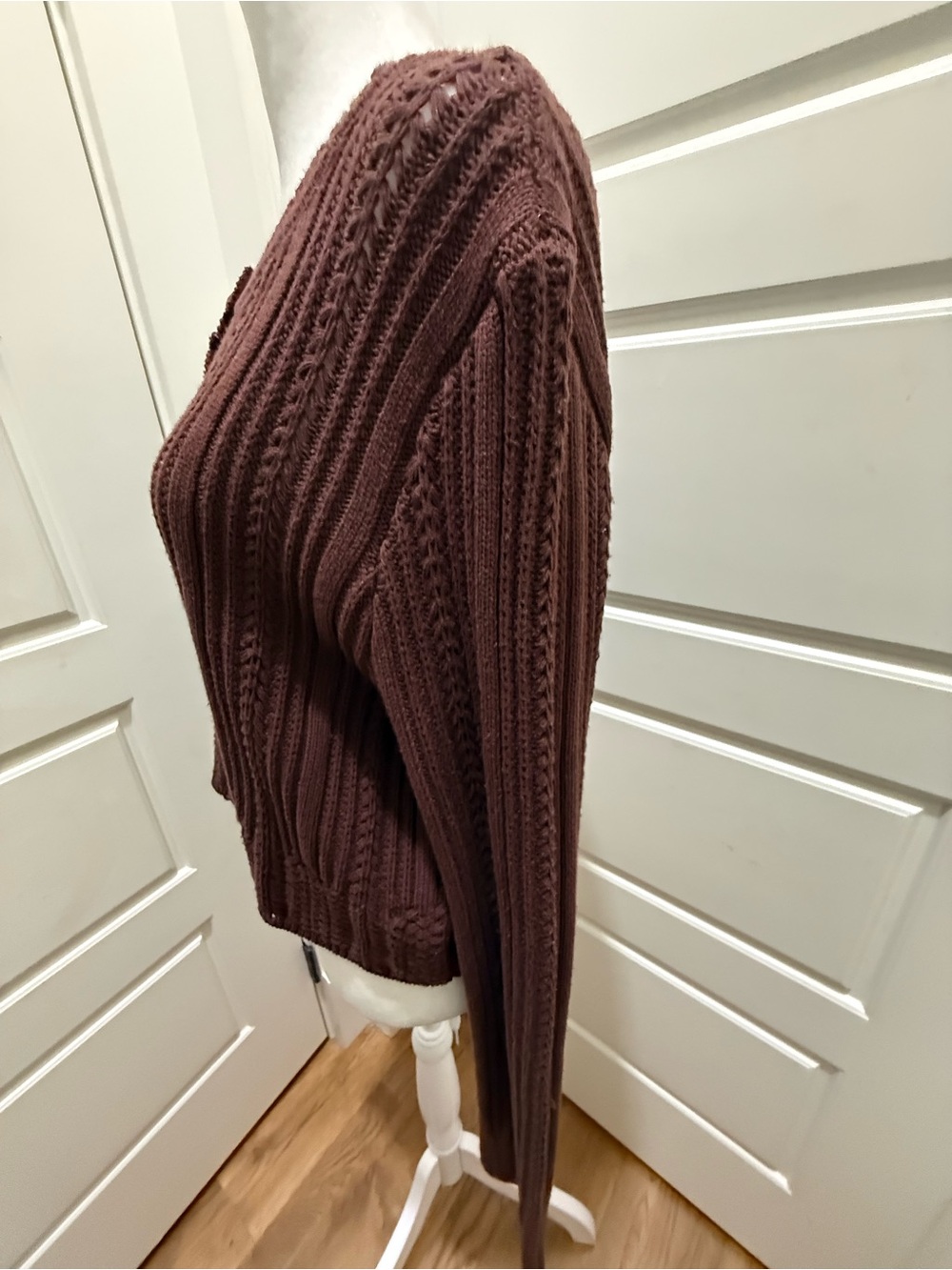 NWT. House of Harlow 1960. Chocolate Brown Cropped Knit Cardigan. Large. - Picture 8 of 13